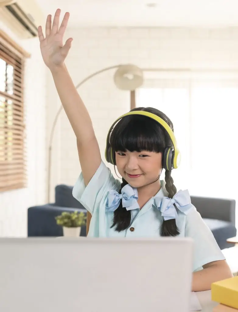 Girl Learning Mandarin Online